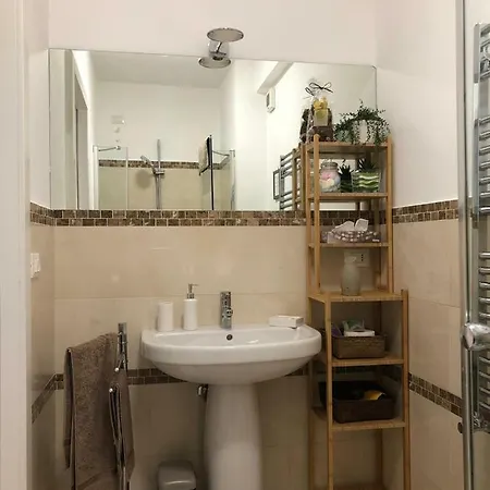 Apartman 999 *